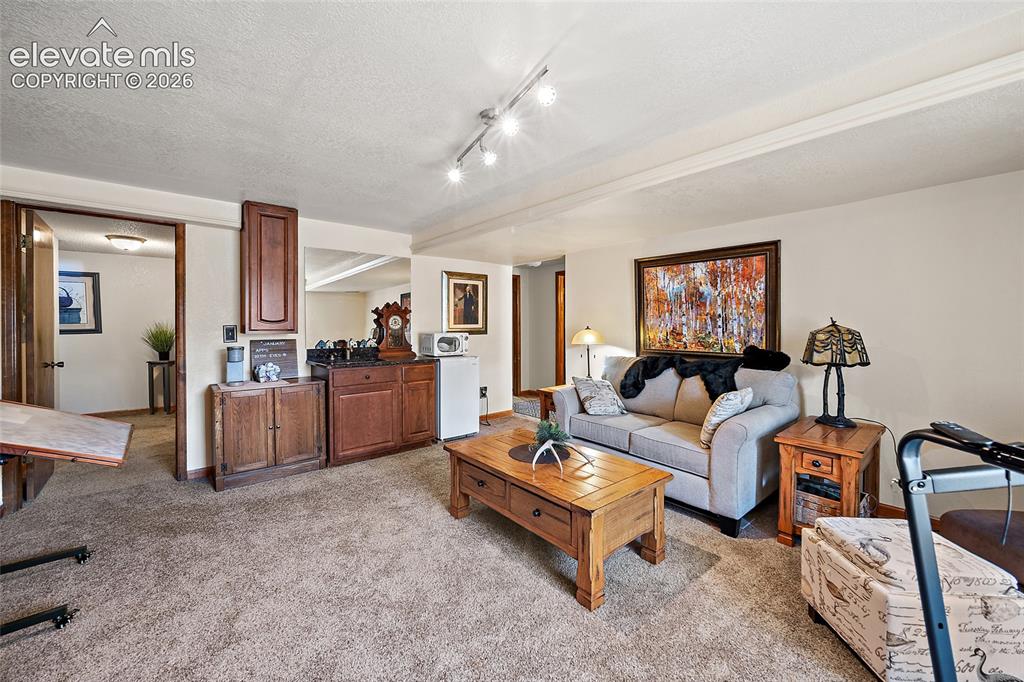 Image 41 of 50: Family Room