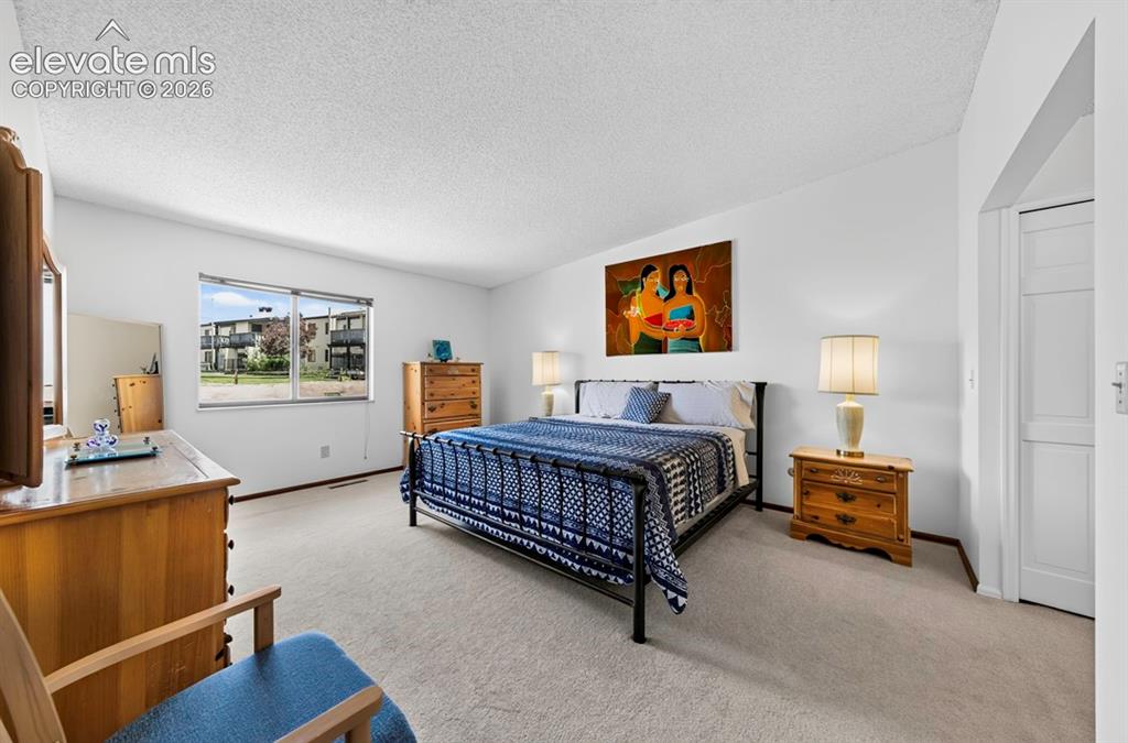 Image 16 of 29: Bedroom