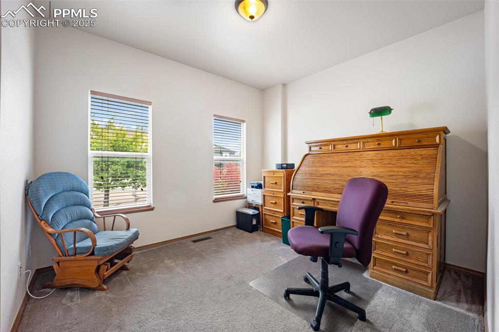 Image 24 of 43: Office