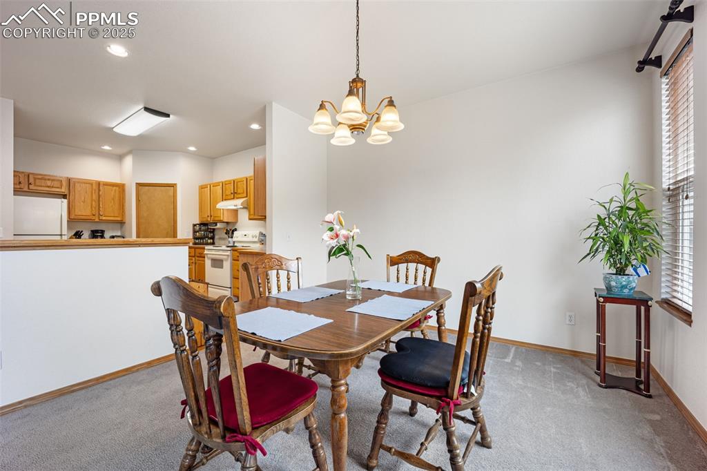 Image 8 of 43: Dining Area