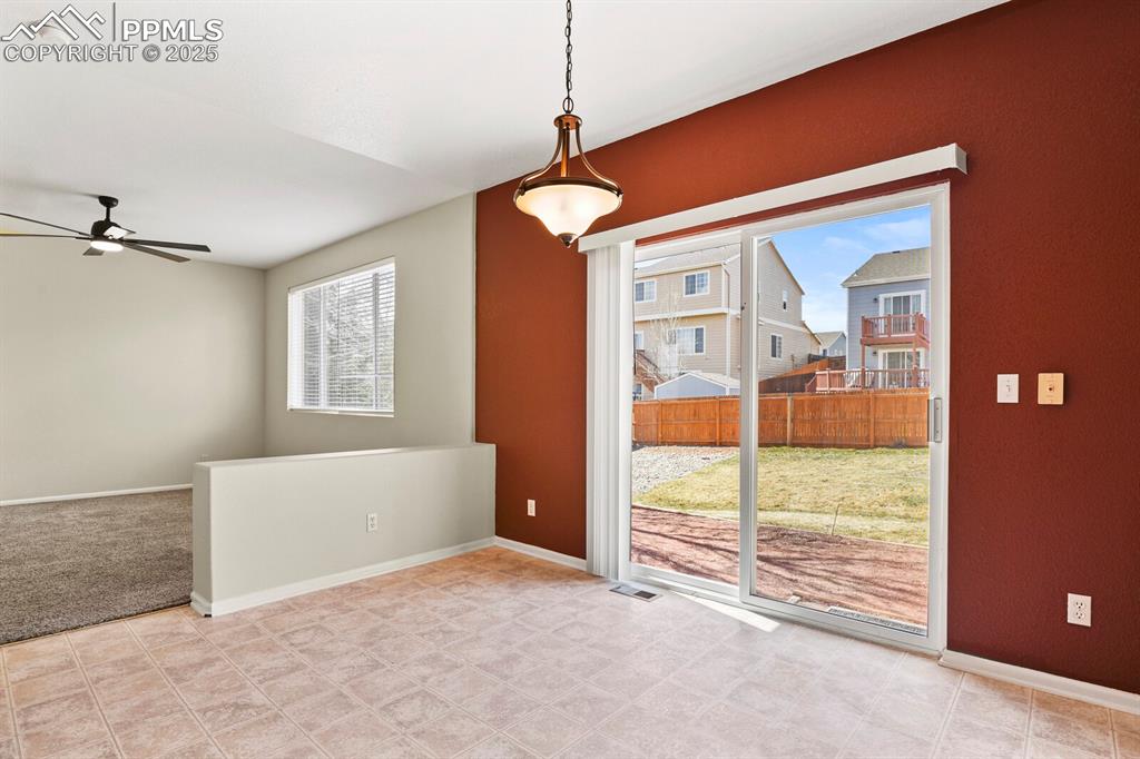 Image 16 of 32: Dining Area