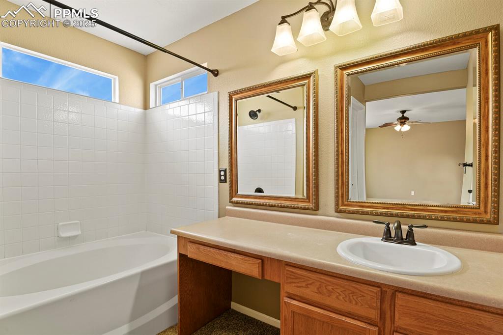 Image 26 of 32: Ensuite Bathroom