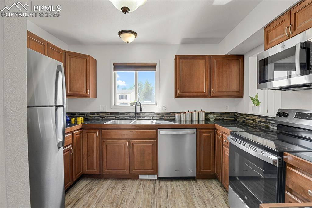 Image 6 of 48: Kitchen