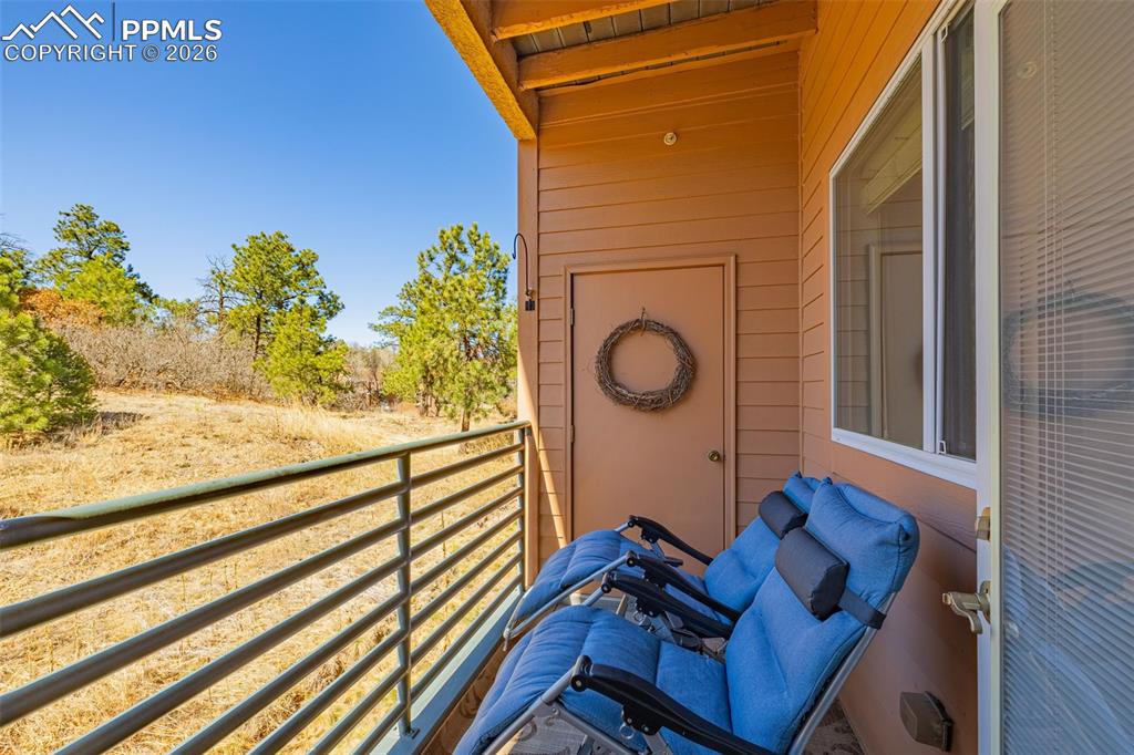 Image 22 of 33: Balcony