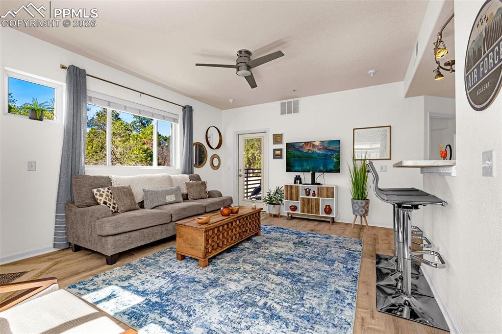 Image 3 of 33: Living Room