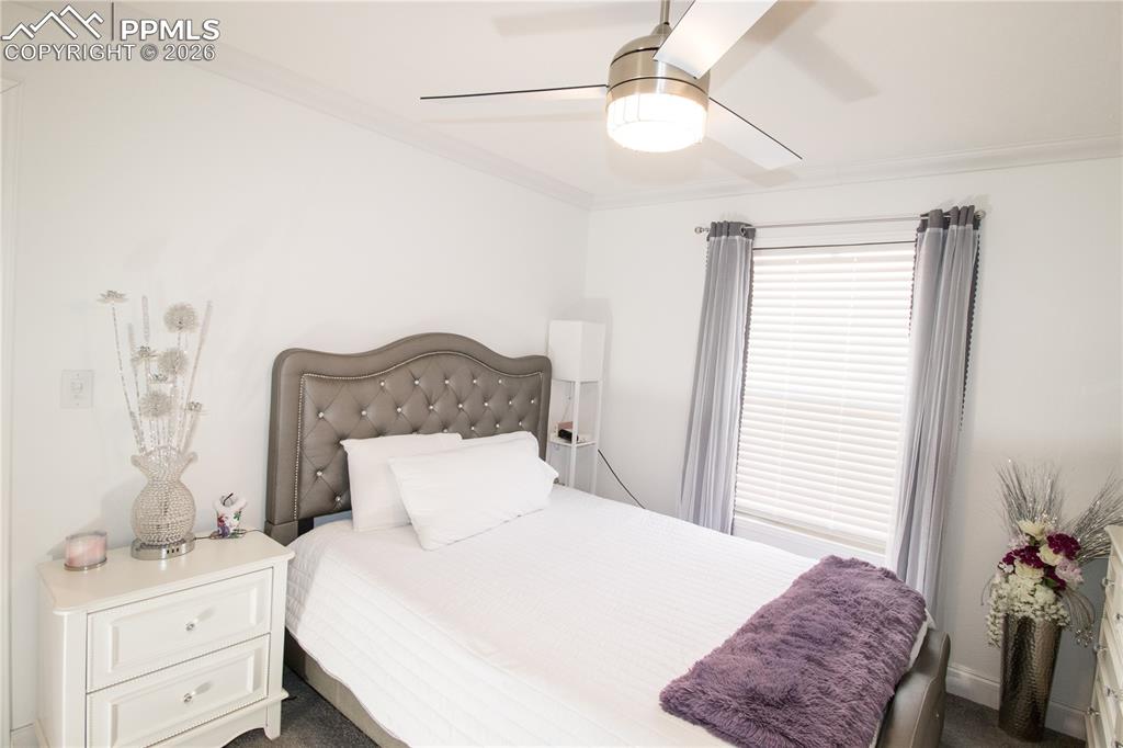 Image 14 of 21: Bedroom