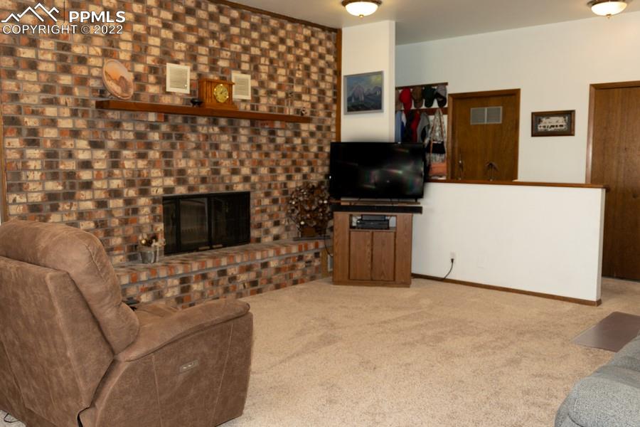 Listing 5747967, Image 11 of 43