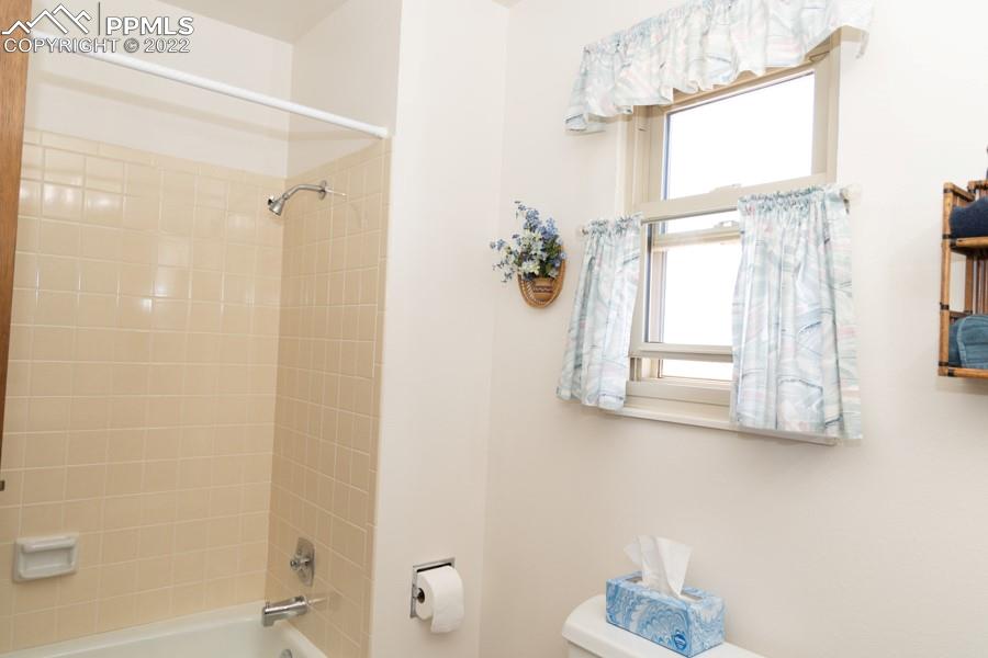 Listing 5747967, Image 28 of 43