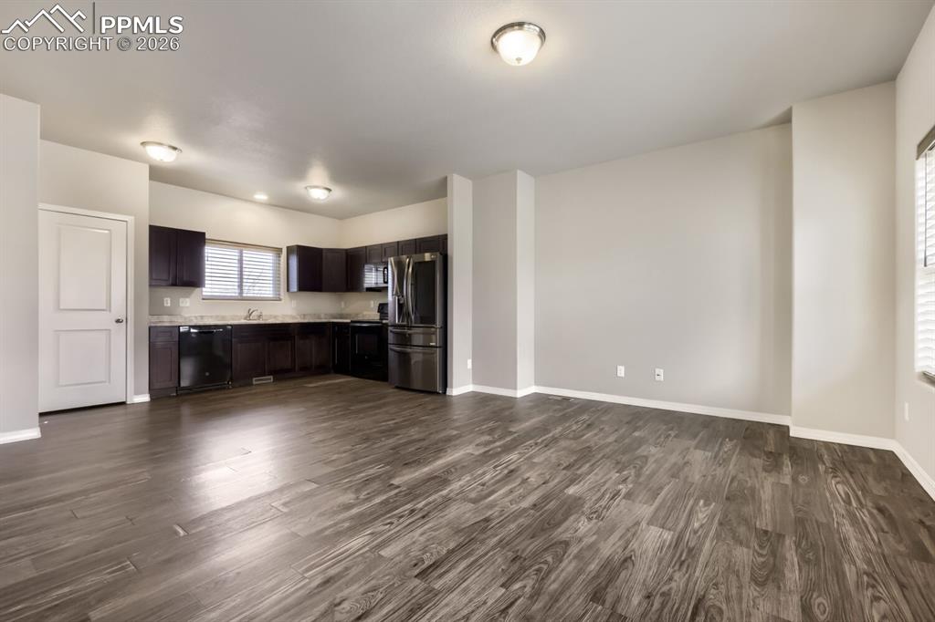 Image 5 of 17: Kitchen