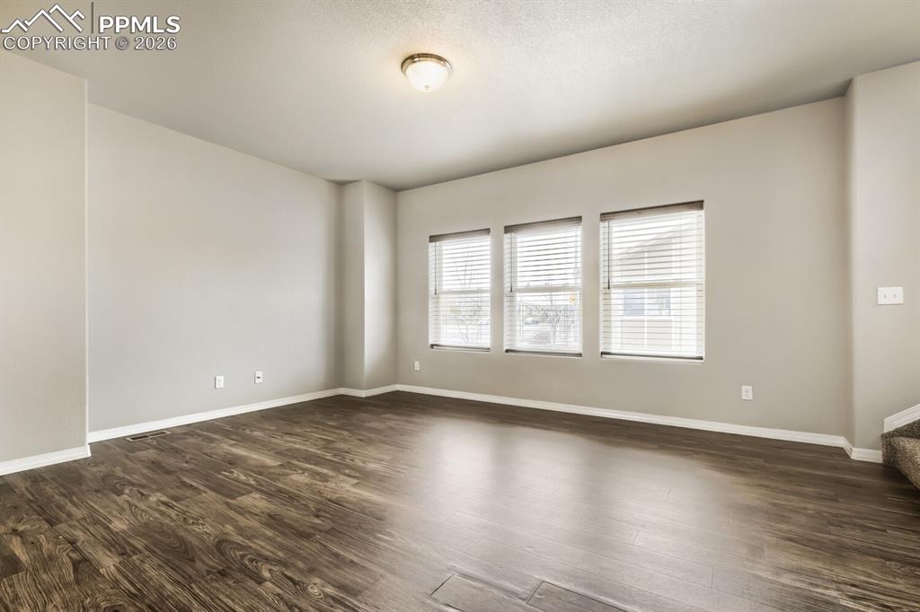 Image 6 of 17: Living Room