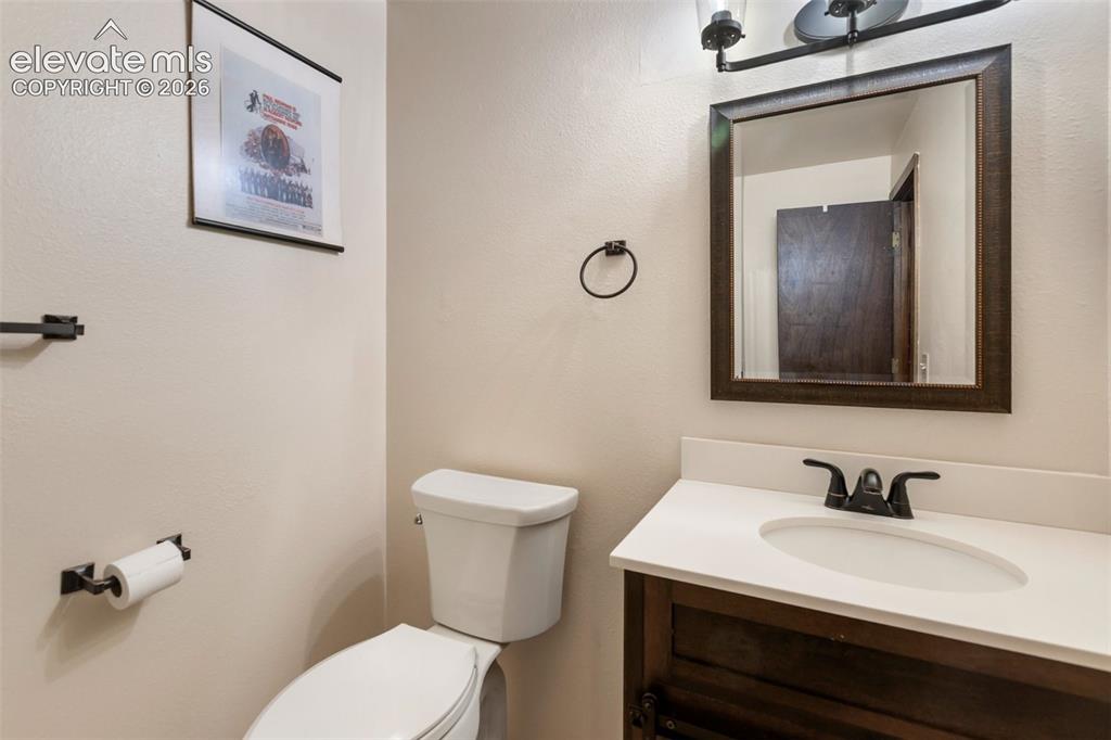 Image 31 of 48: Bathroom