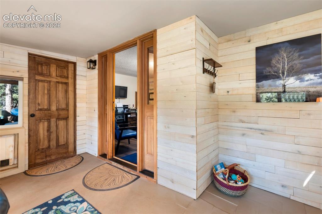 Image 37 of 48: Mud Room