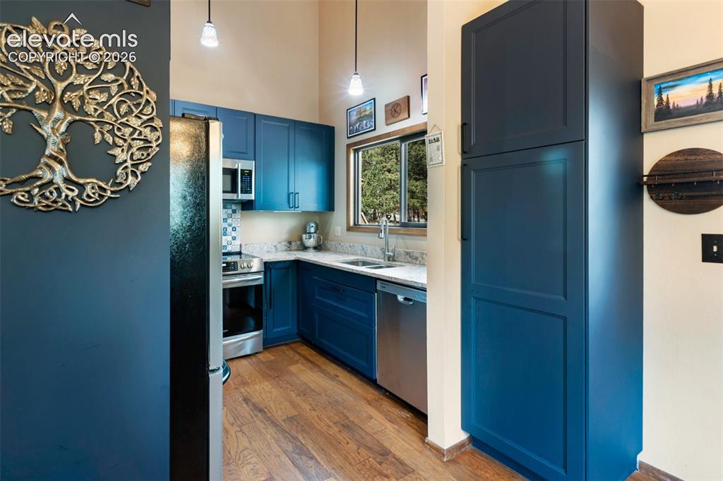 Image 8 of 48: Kitchen