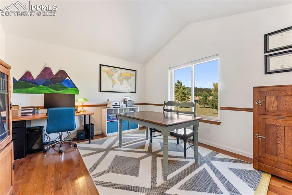 Image 3 of 50: Office