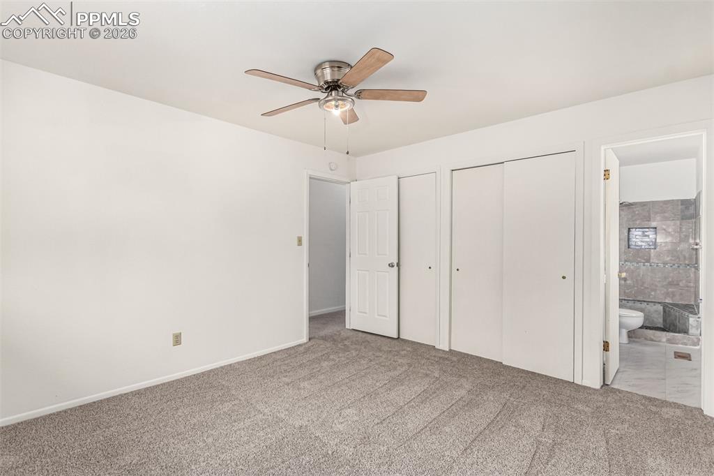 Image 15 of 50: Bedroom