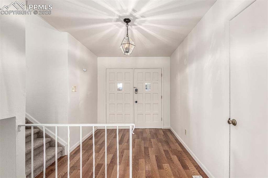 Image 4 of 50: Entry