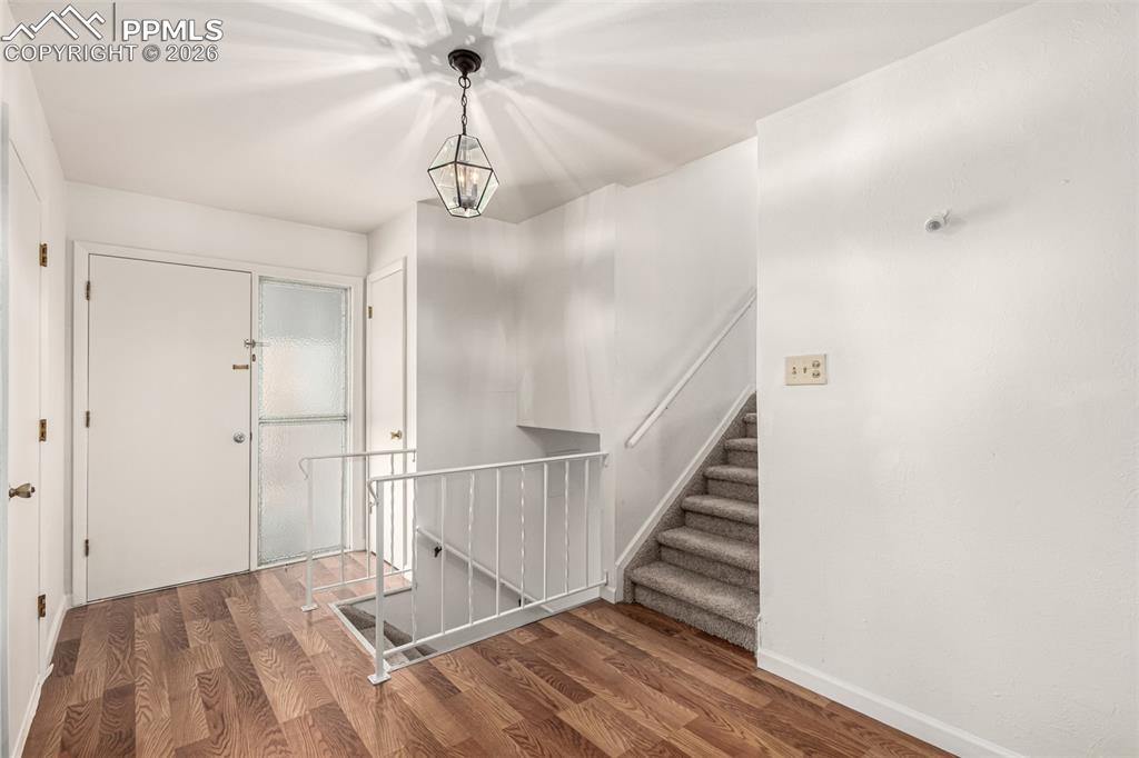 Image 5 of 50: Entry