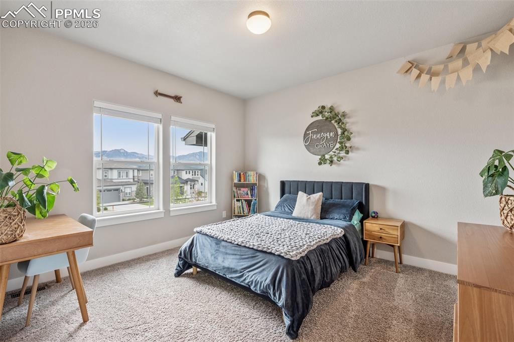 Image 25 of 43: Bedroom