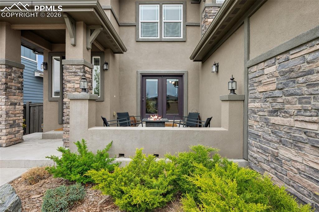 Image 35 of 43: Entry