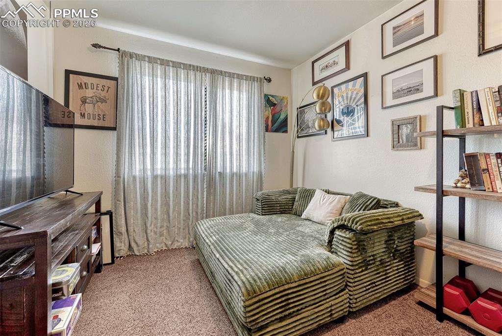 Image 17 of 25: Sitting Room