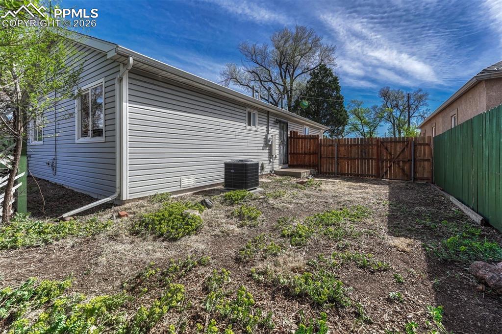 Image 22 of 25: Side of Structure