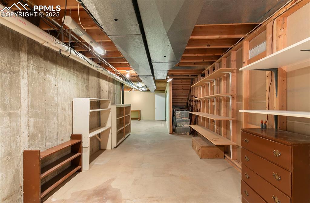 Image 27 of 32: Storage space