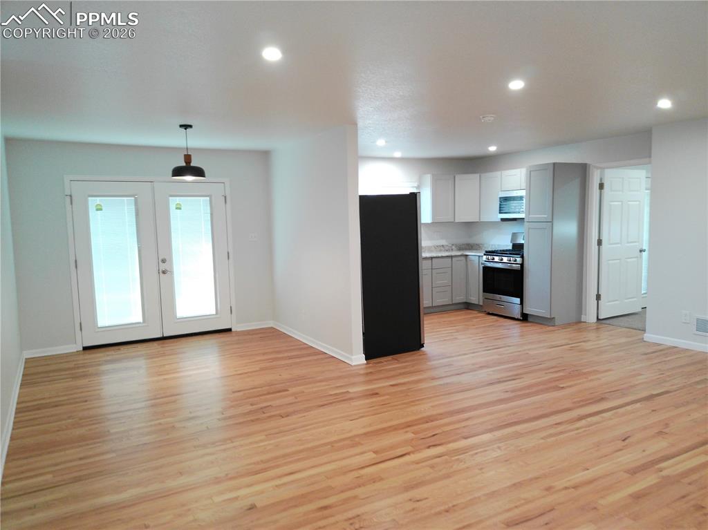 Image 10 of 46: Great Room