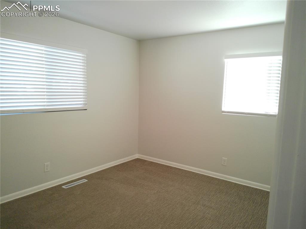 Image 28 of 46: Bedroom