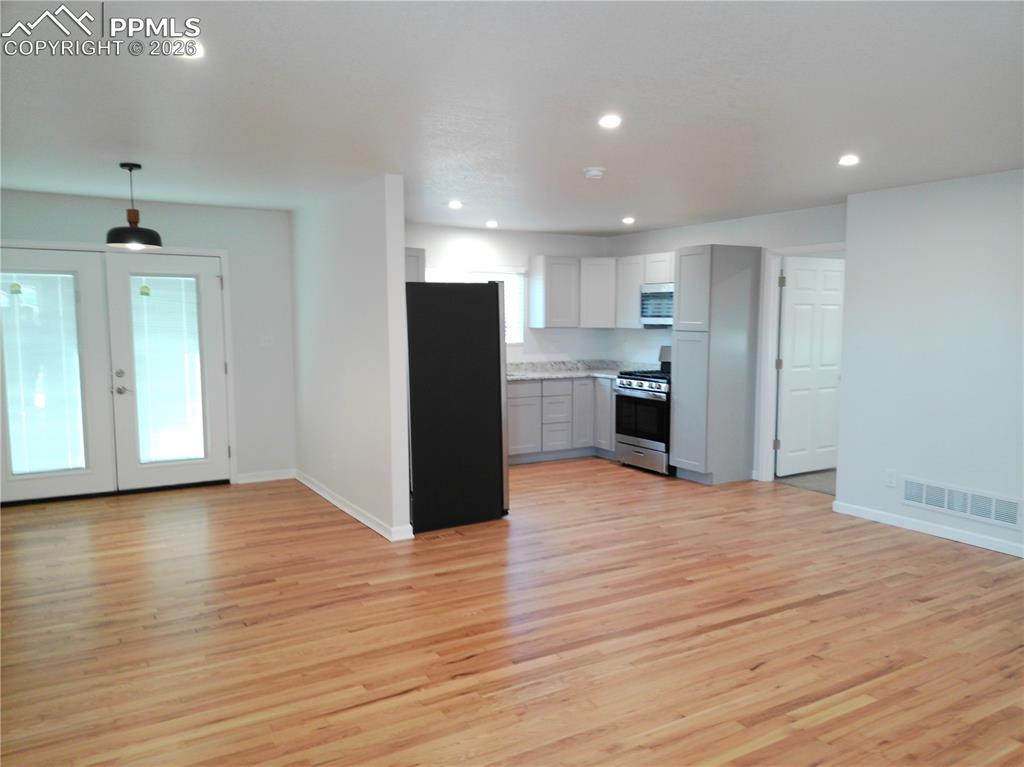 Image 9 of 46: Great Room