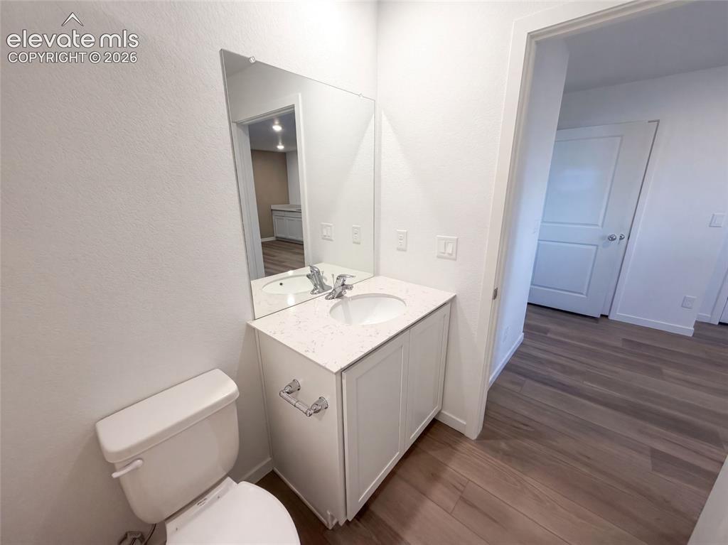 Image 22 of 28: Bathroom