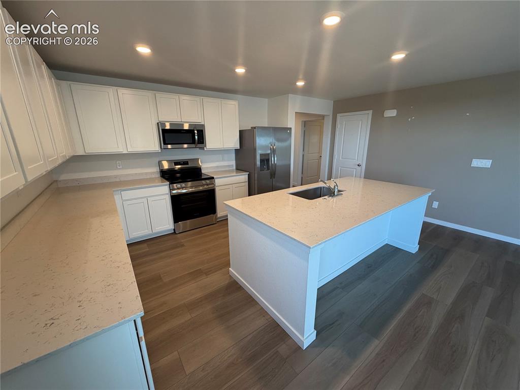 Image 8 of 28: Kitchen