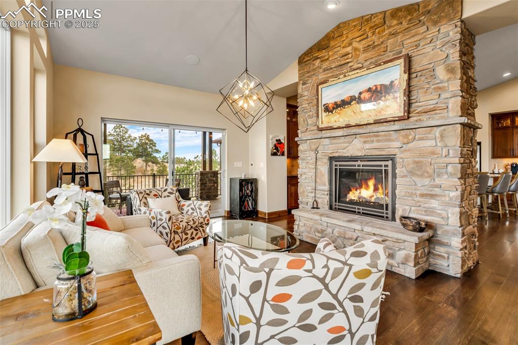 Image 15 of 50: Living Room