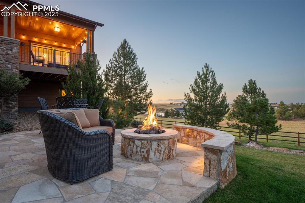 Image 23 of 50: Patio