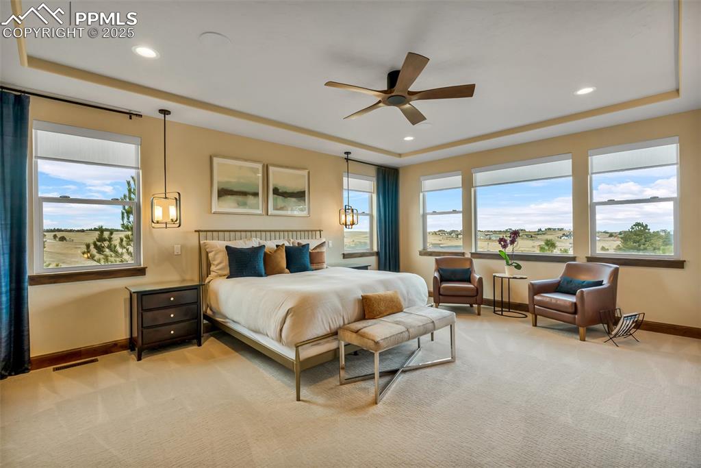 Image 24 of 50: Bedroom