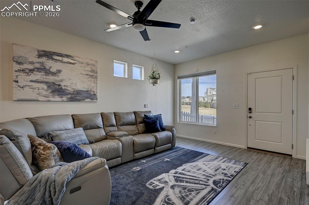 Image 5 of 26: Living Room