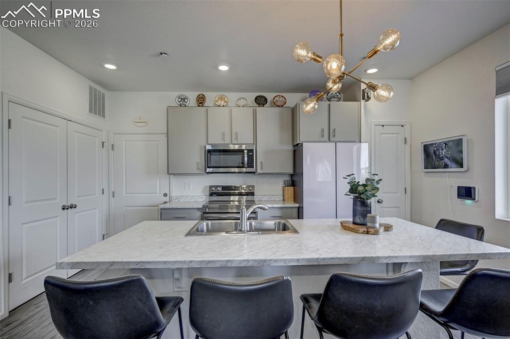 Image 7 of 26: Kitchen