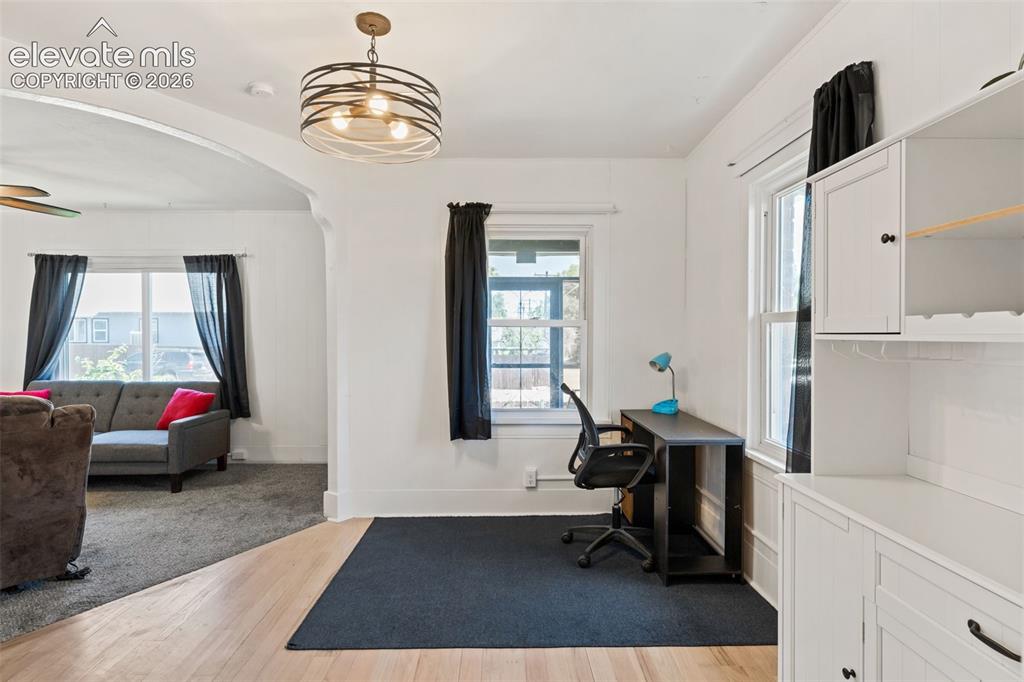 Image 10 of 29: Dining Room