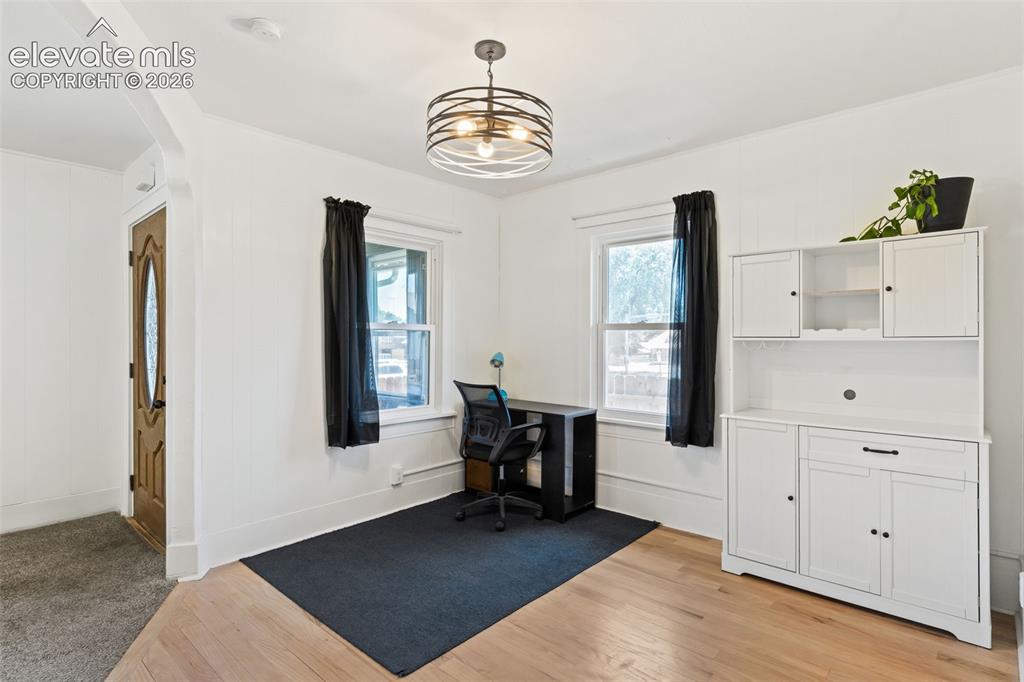 Image 8 of 29: Dining Room