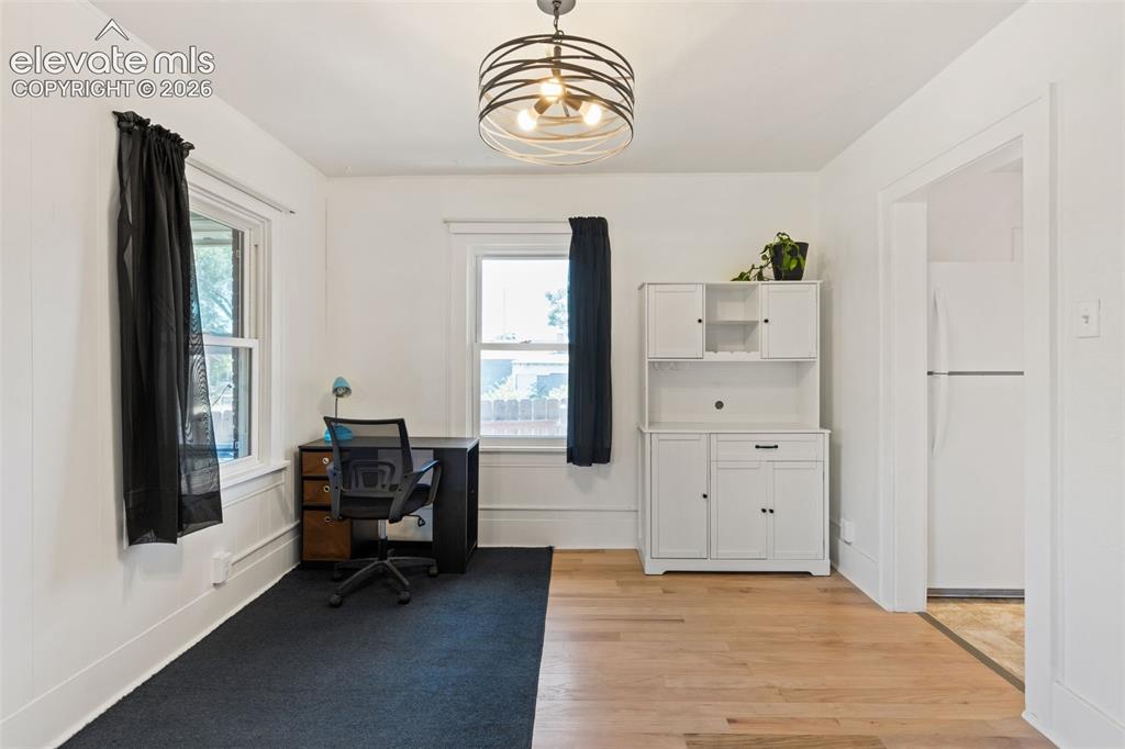 Image 9 of 29: Dining Room
