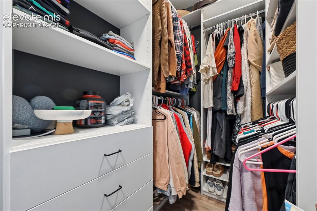 Image 18 of 49: Closet