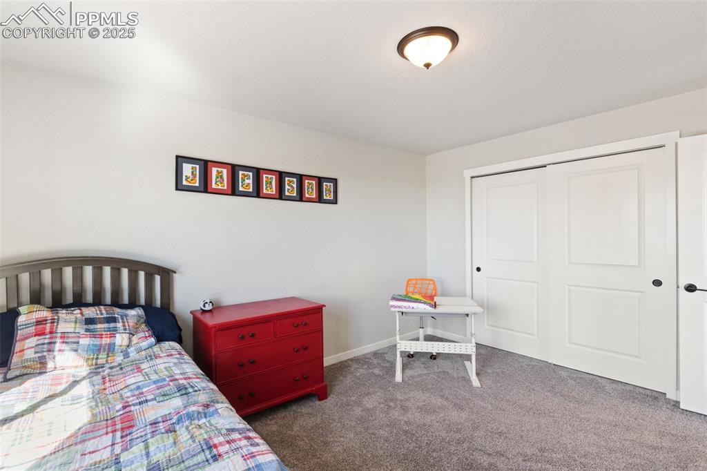 Image 28 of 50: Bedroom