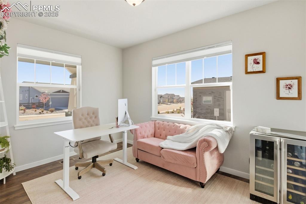 Image 6 of 50: Office