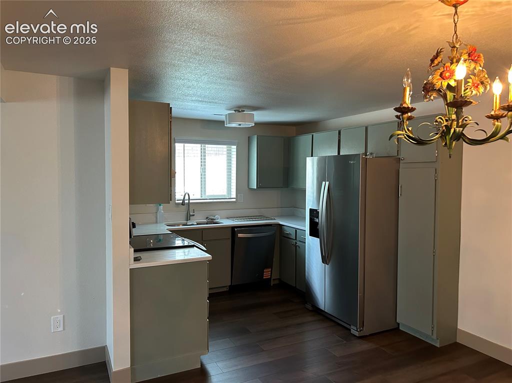 Image 3 of 13: Kitchen