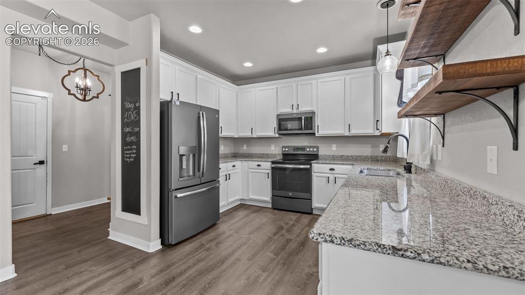 Image 12 of 47: Kitchen