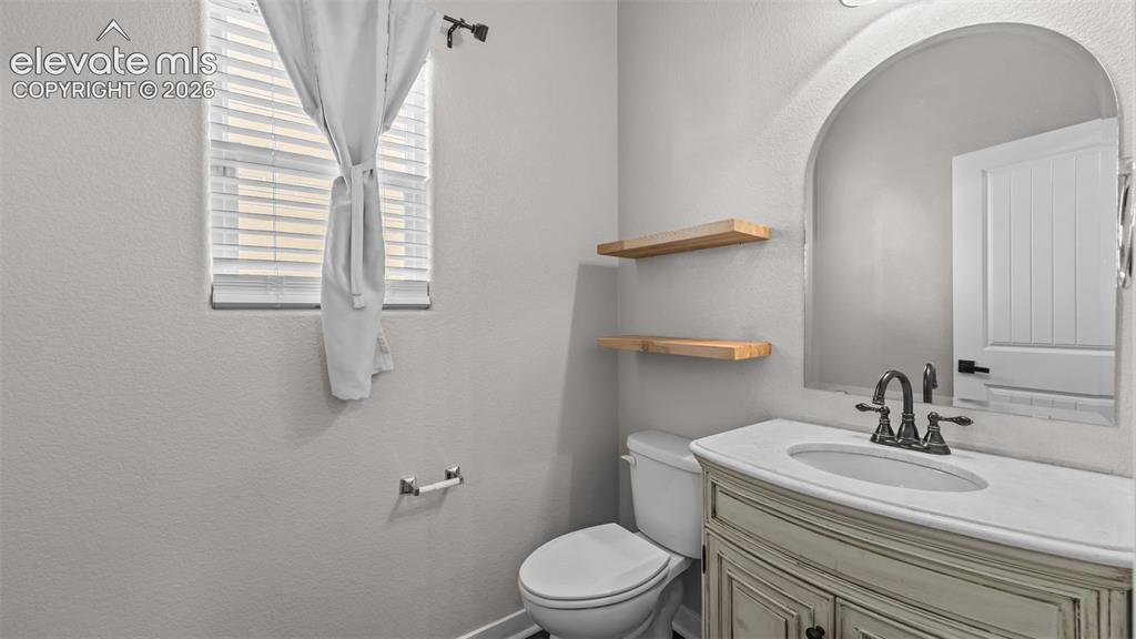 Image 16 of 47: Bathroom