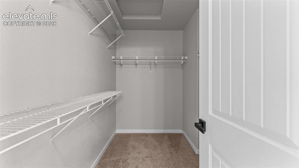 Image 28 of 47: Closet