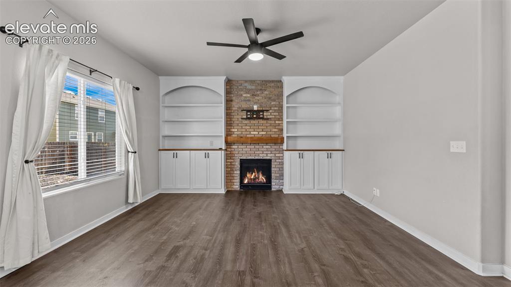 Image 8 of 47: Living Room