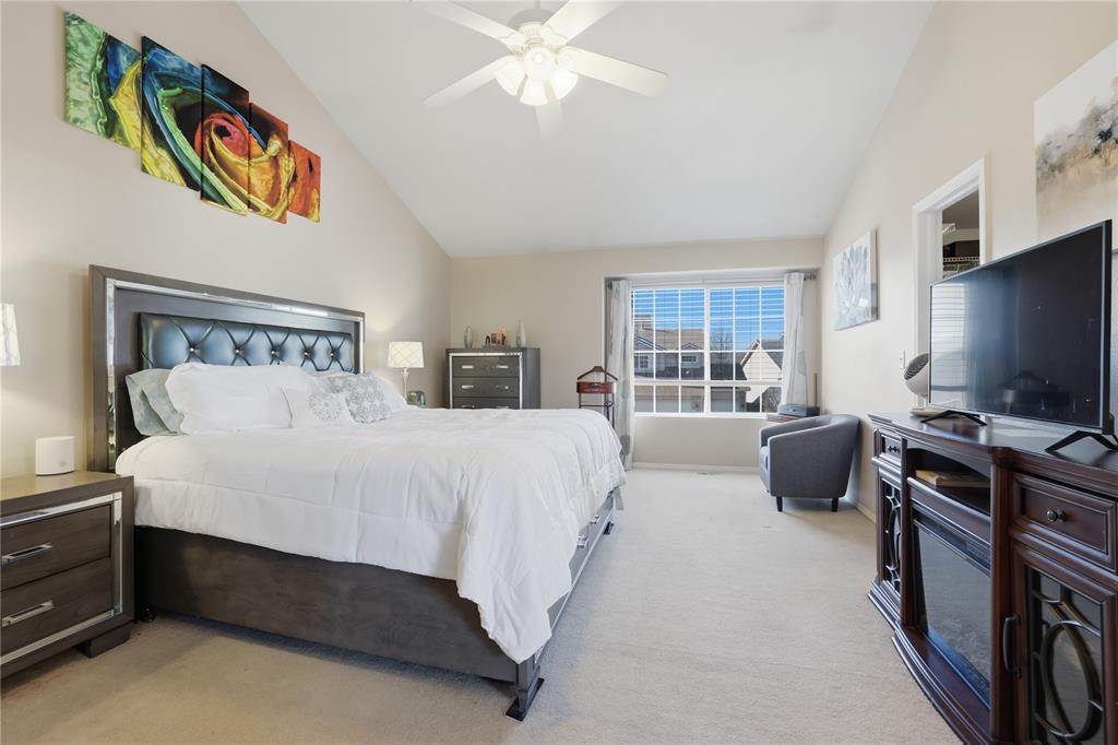 Image 15 of 43: Bedroom