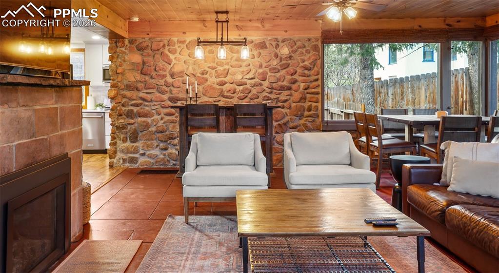 Image 18 of 39: Living Room