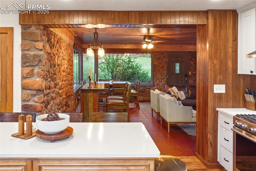 Image 19 of 39: Family Room